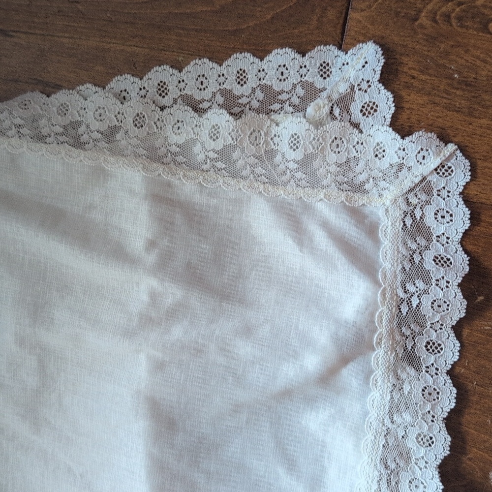 Vintage Hanna Sz S 1960's Cream Lace Nylon Half-slip Side Slits